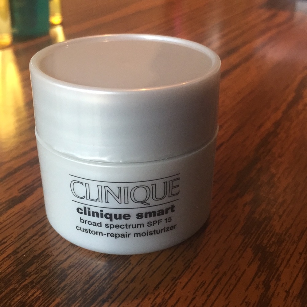 Clinique Custom Repair Moisturizer